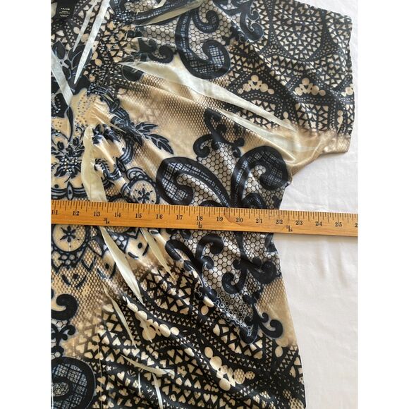 Lane Bryant V-Neck Fitted Stretch Top Black Lace Print Top Blouse SIZE 14/16 - Picture 6 of 7